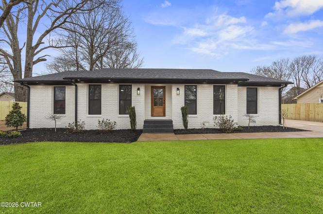 262 W University Pkwy, Jackson, TN