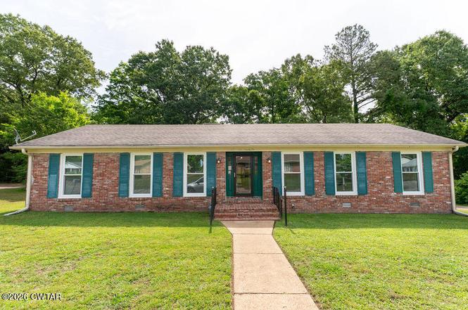 122 Sunvalley Dr, Jackson, TN