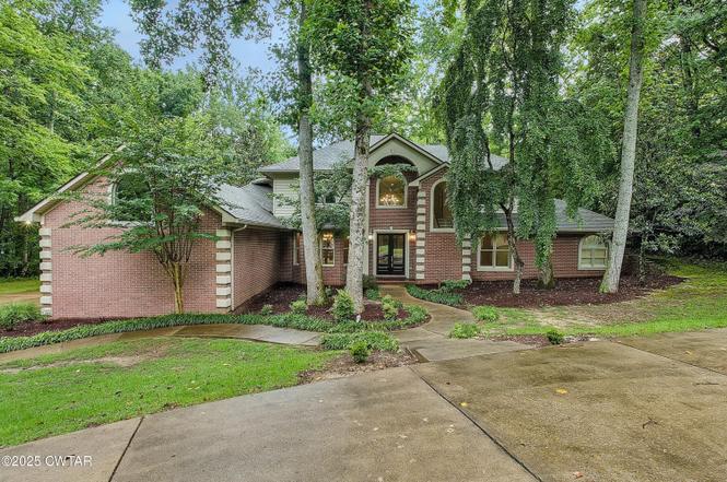 26 Bridlepath Dr, Jackson, TN