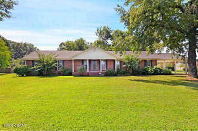 1053 Ashport Rd, Jackson, TN