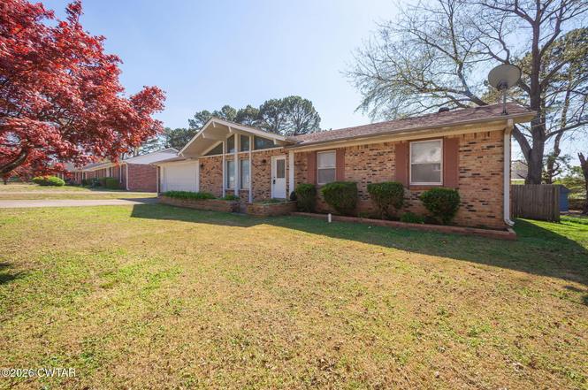 16 Sunvalley Dr, Jackson, TN