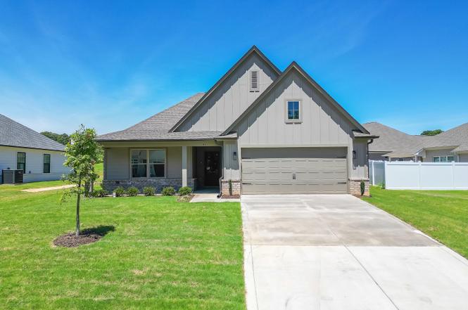 43 Kingston Creek Dr, Jackson, TN