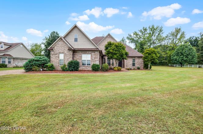 344 Country Chase Dr, Jackson, TN