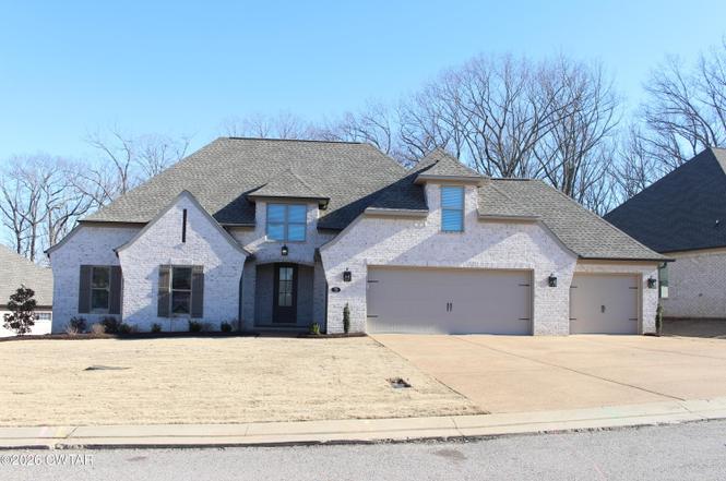 72 Emerald Breeze Dr, Jackson, TN