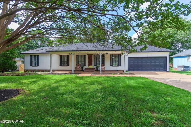 27 Fox Pond Cv, Jackson, TN