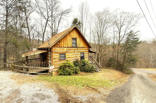 2580 Black Bear Lane Ln, Sevierville, TN