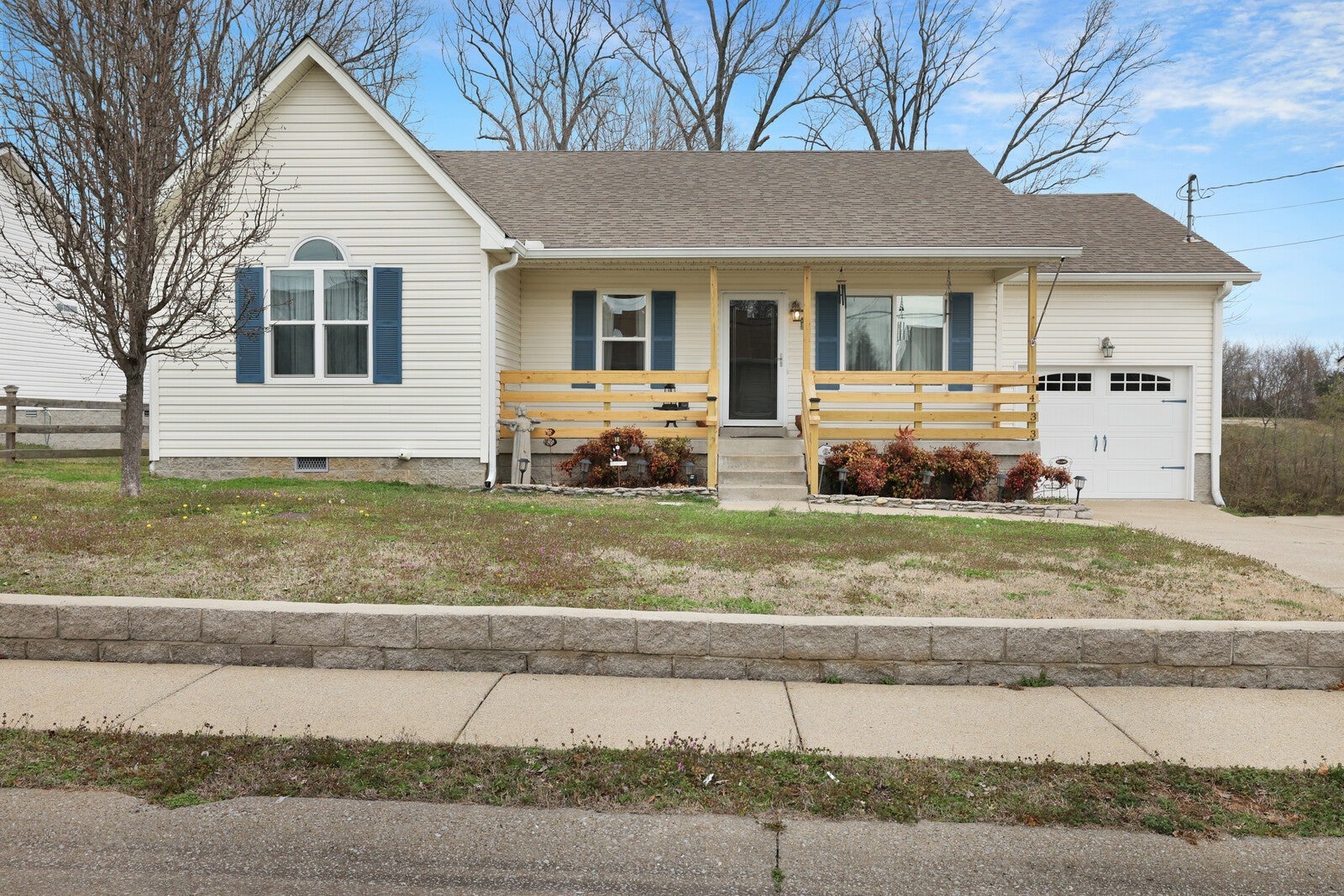 1433 Laurel Oak Dr, Antioch, TN