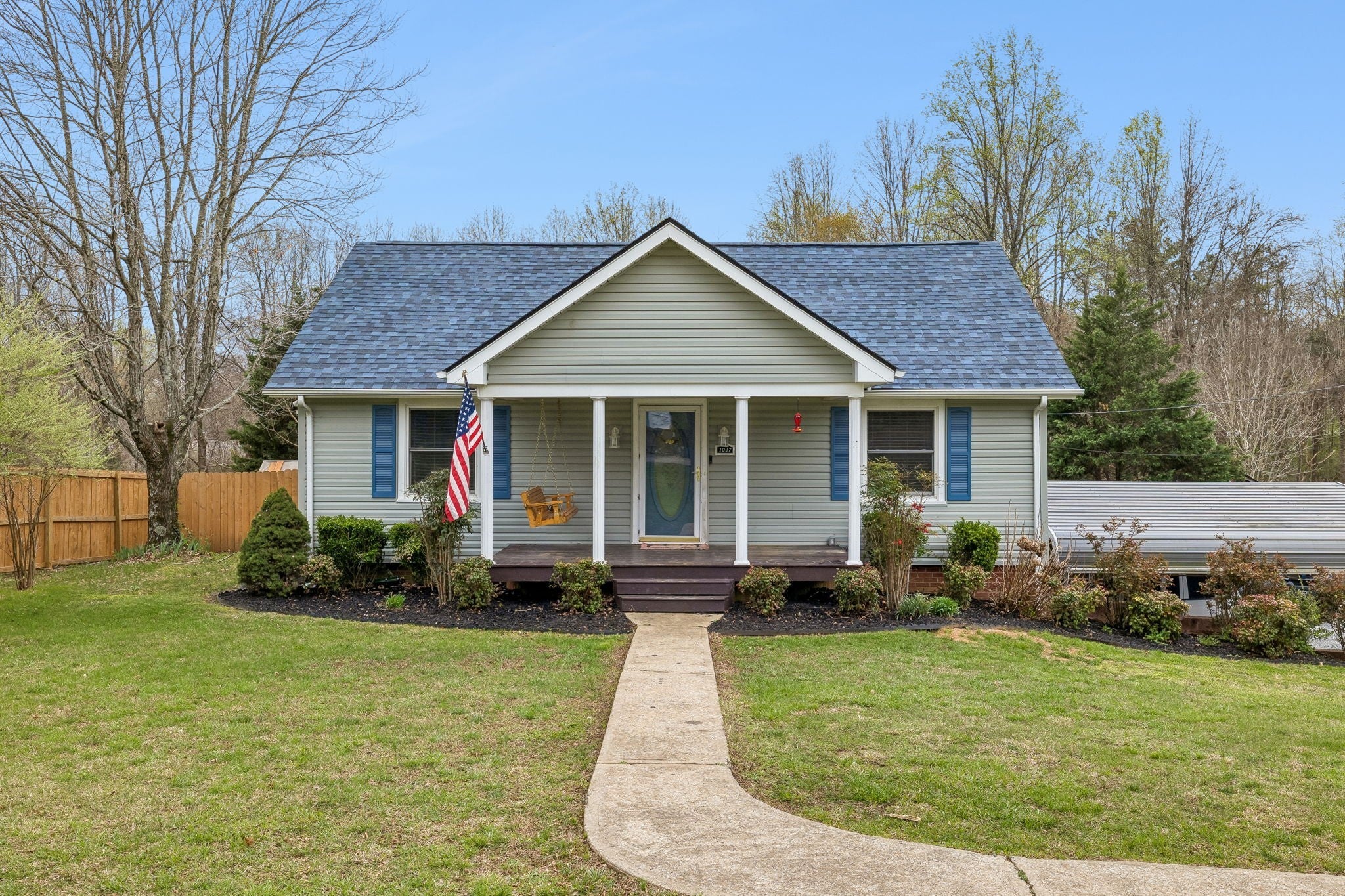 1027 Mulberry St, Burns, TN