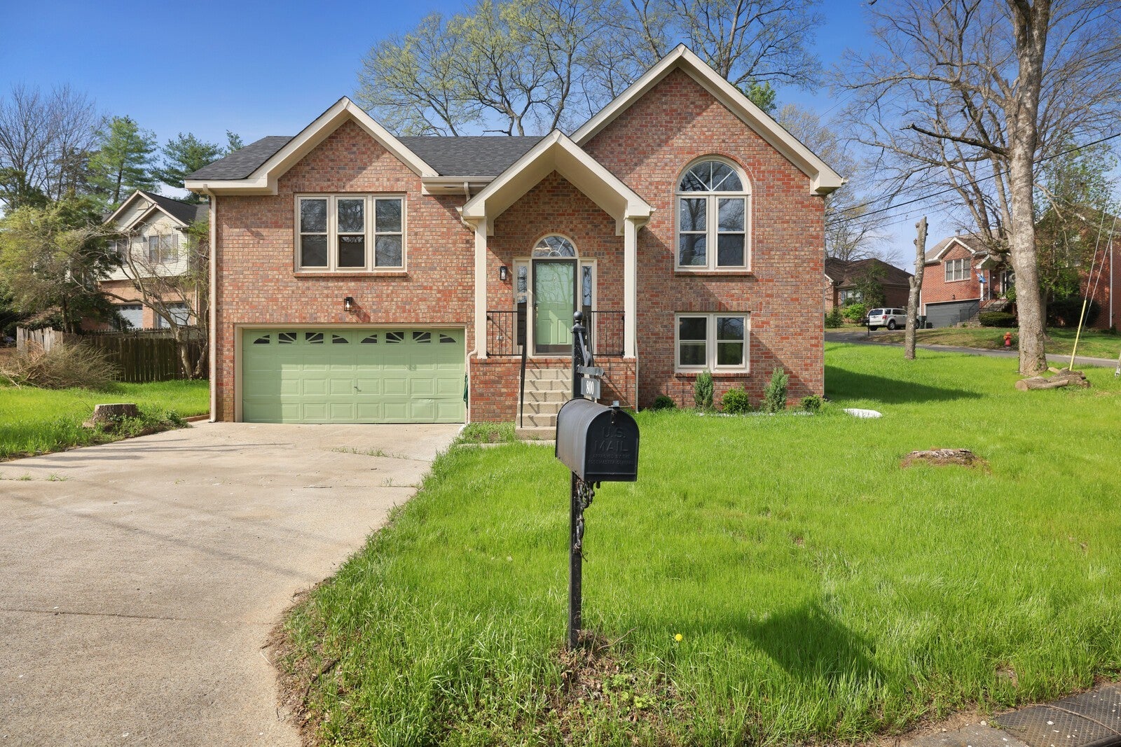 800 Carlisle Ct N, Nashville, TN