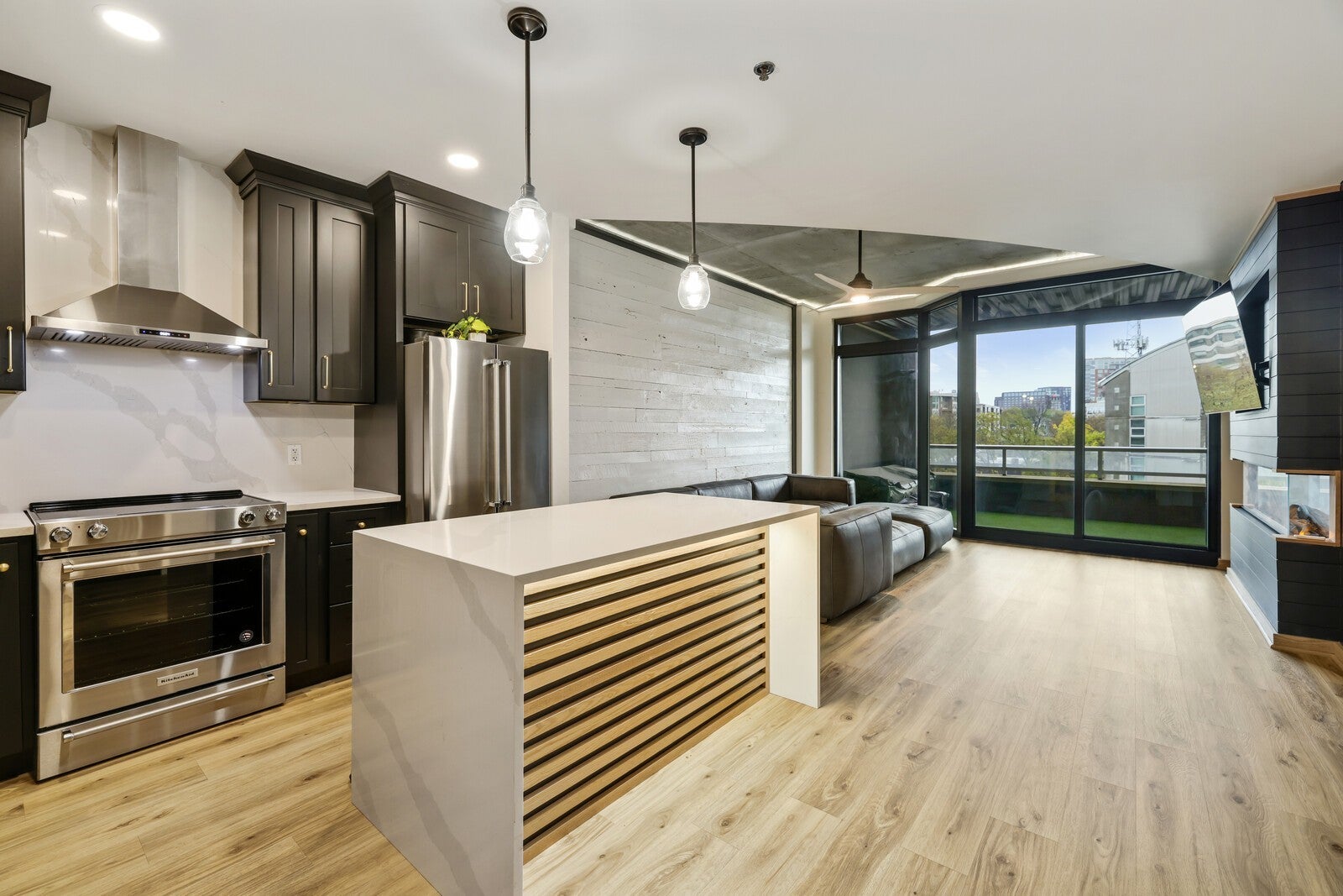 600 12Th Ave S 629, Nashville, TN
