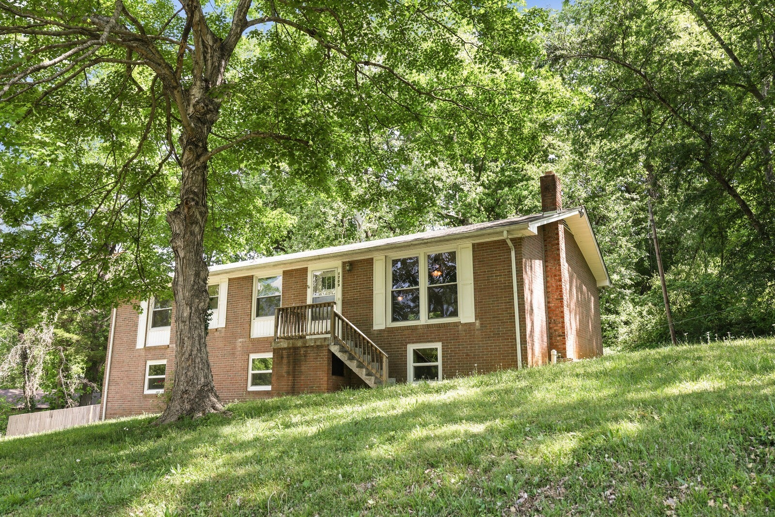 1709 W Elmwood Rd, Clarksville, TN