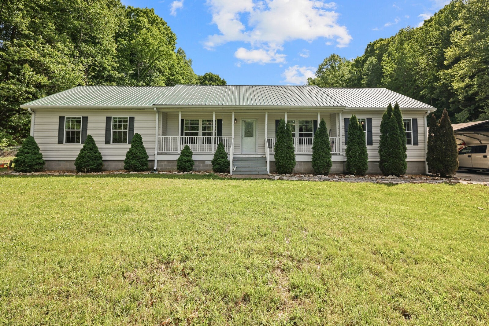 1637 Upper Standing Rock Rd, Dover, TN